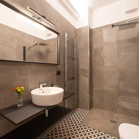 Porta Appartement Como
